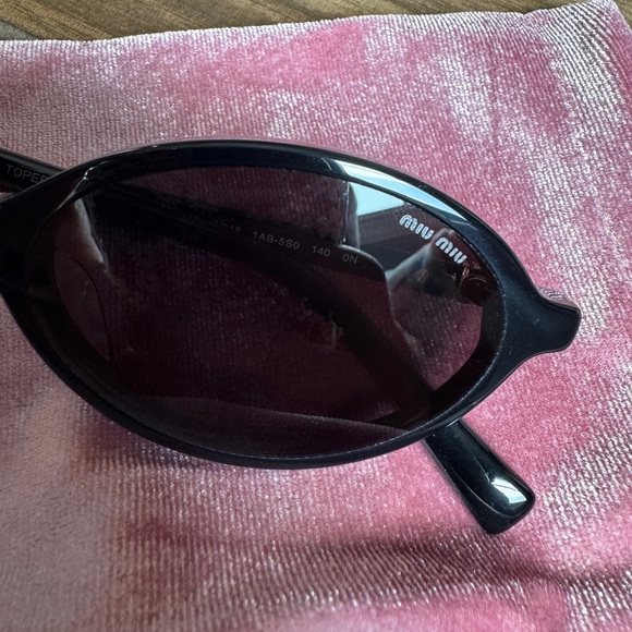 Round Small Black Sunglasses - Picture 5 of 6